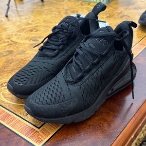 Nike Women 270 Black Air Max Sneakers